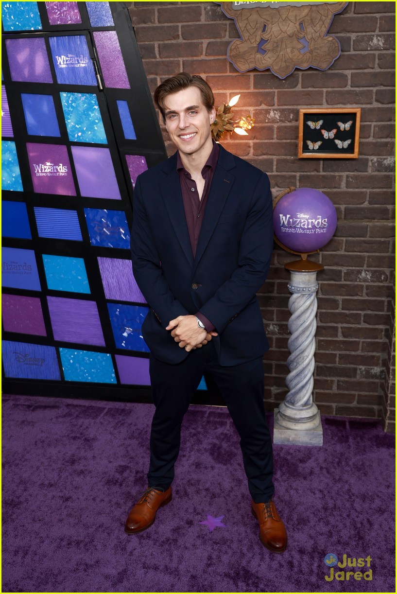 Jake Thomas, Raini Rodriguez, Kylie Cantrall & More Disney Stars Attend 'Wizards Beyond Waverly Place' Premiere
