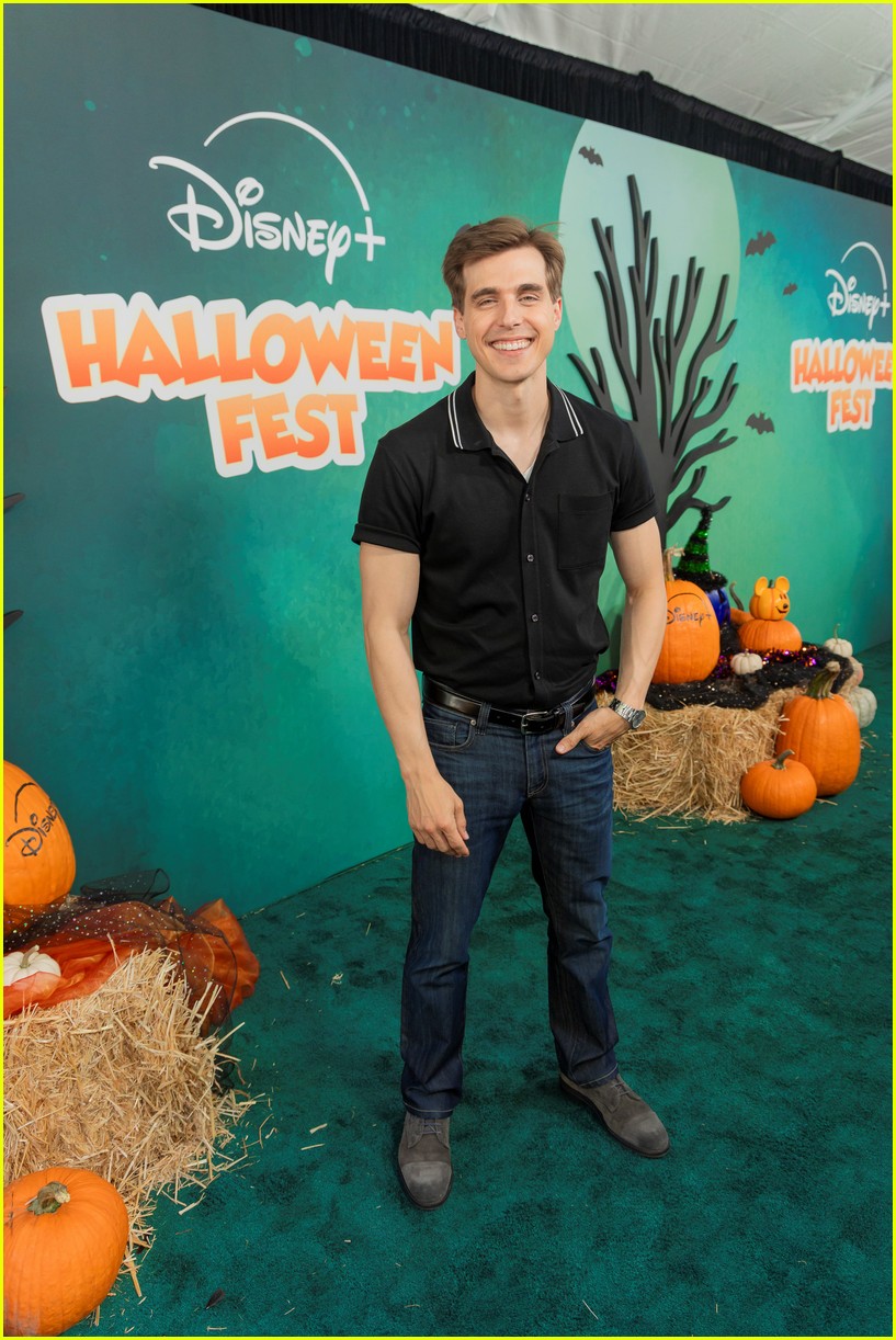 'Descendants/Zombies' Tour Stars & More Reunite at Disney+ Halloween Fest 